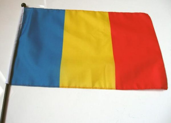 Zaszlo-kicsi-nyeles-Romania-30x45cm