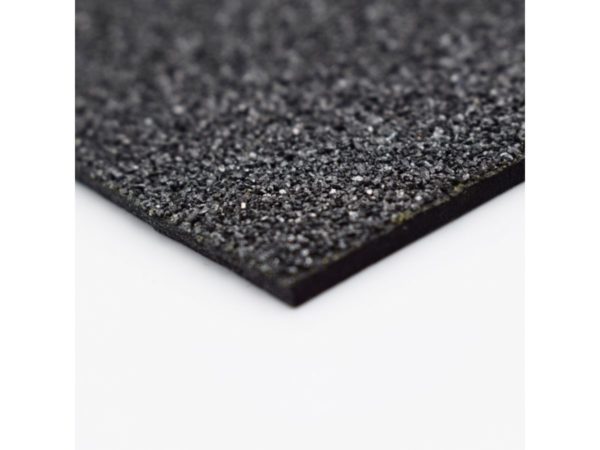 Anti slip grit top garage flooring (6) 1200x900